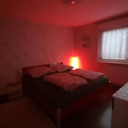 Two-bedroom Near Triberg Waterfall 特里贝格
